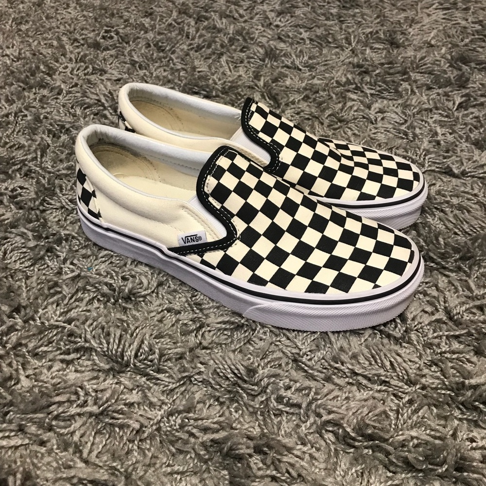 women’s checkered vans